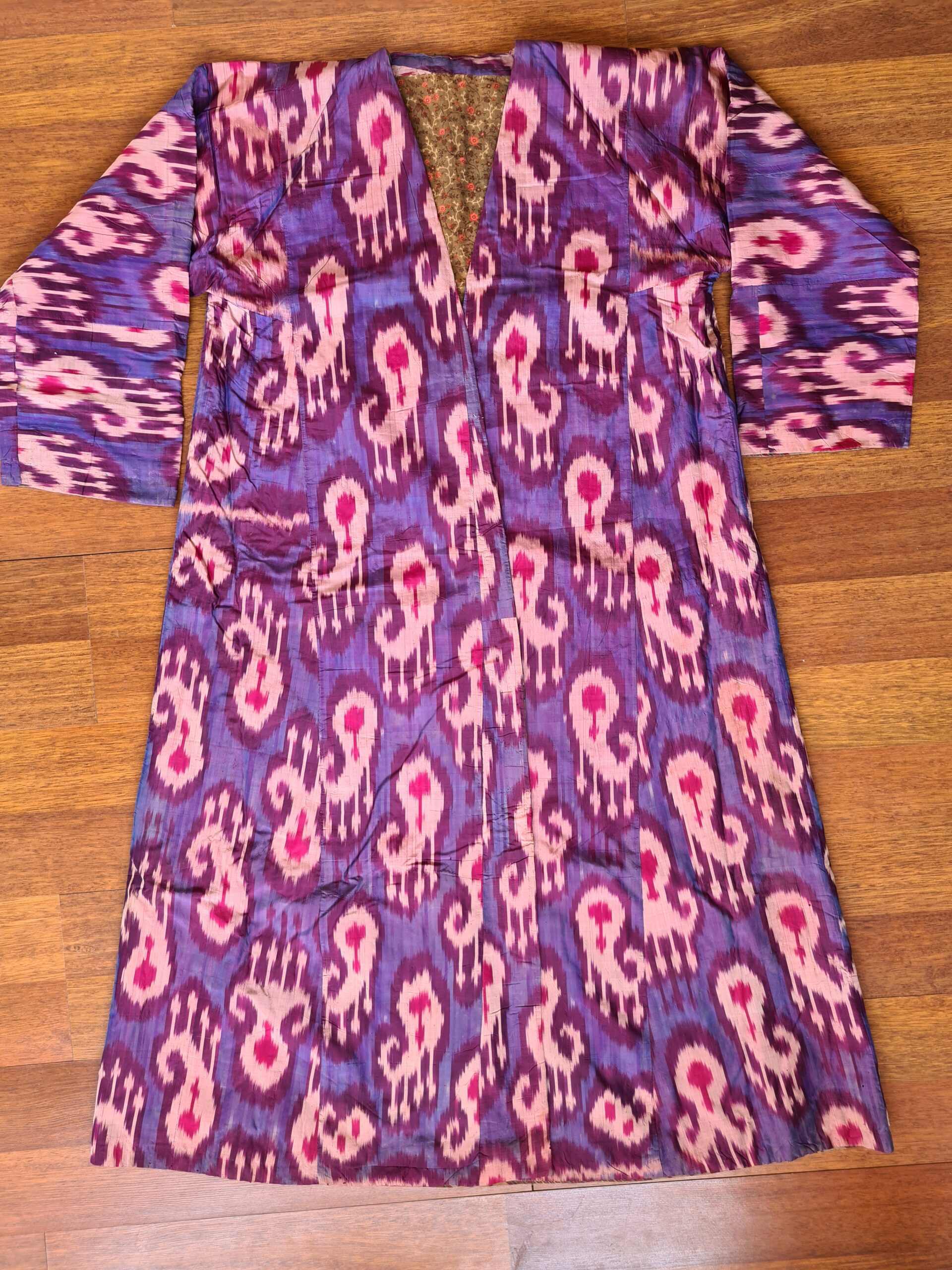 Antique Silk Ikat Chapan / Coat (c. 1880–1920) – Handcrafted Central Asian Textile
